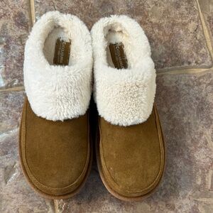 Cozy Brown and Cream Fur-Lined Slippers